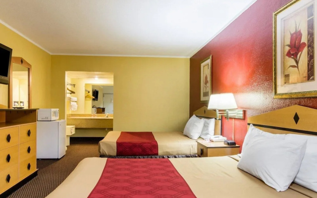 Econo Lodge Topeka