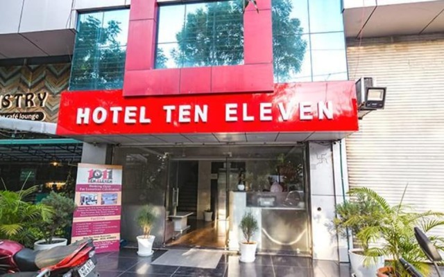 Fabhotel Ten Eleven