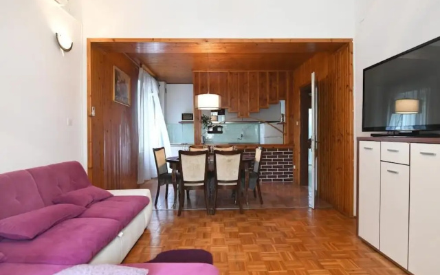 Spacious Ground Floor Apartment Primavera