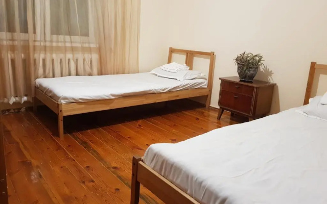 Hostel 888