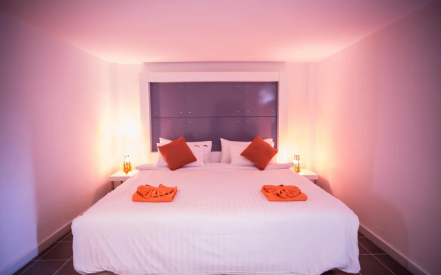 The Original Orange Rooms – Guest Rooms – Nakhon Si Thammarat