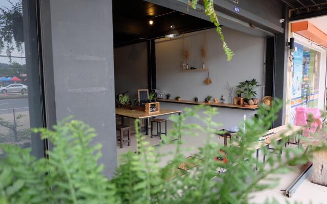 Ma Norn Phuket Hostel
