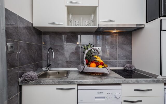 Luxury villa complex Pendolino with heated pool and jacuzzi