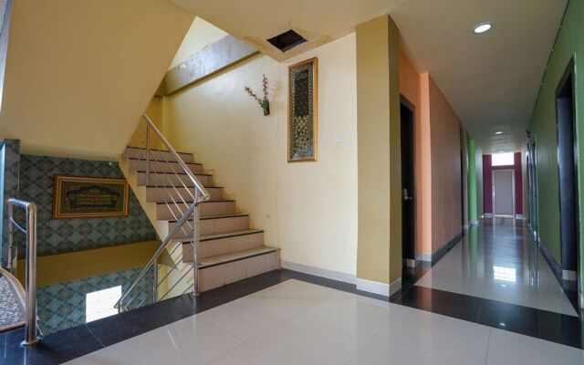 OYO 2255 Hotel Triantama