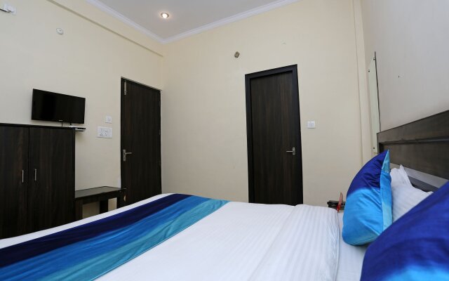 OYO 6976 Hotel Ganges Park
