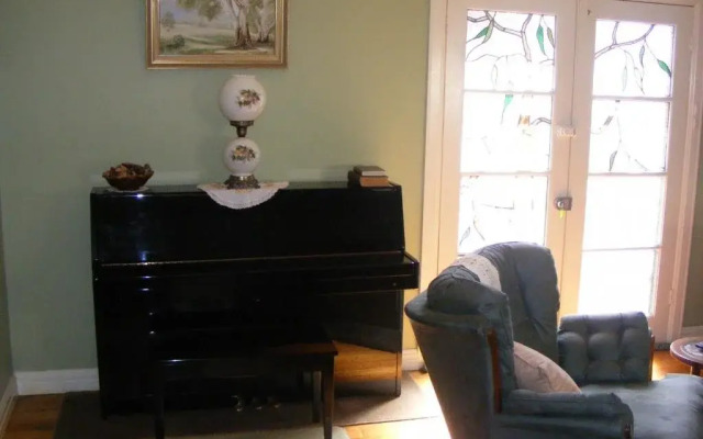 Rosella Cottage