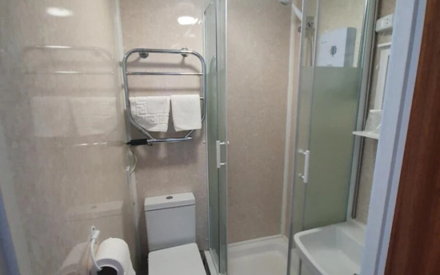 Dove Court Mini Lodge
