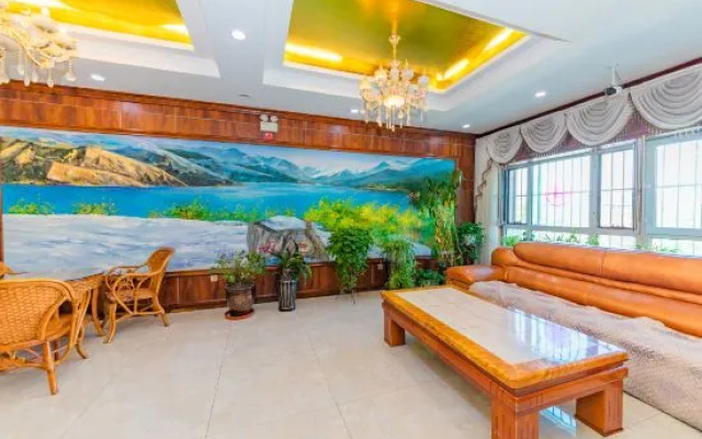 Ruihang Business Hotel (Urumqi Light Industry College Branch) – Lobby – Urumqi