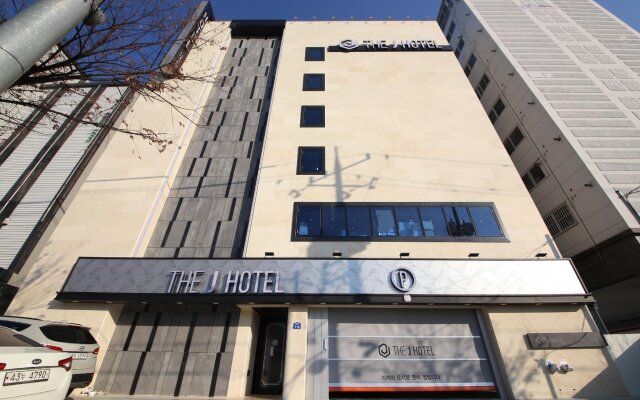 The J Hotel