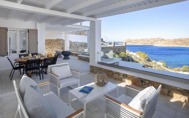 Mykonian house in Elia beach by GHH
