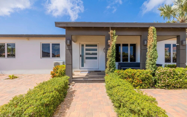 3br2ba Great Location Private Pool Amenities