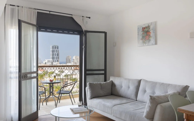 Chic and Sunny in the Heart of Tel Aviv