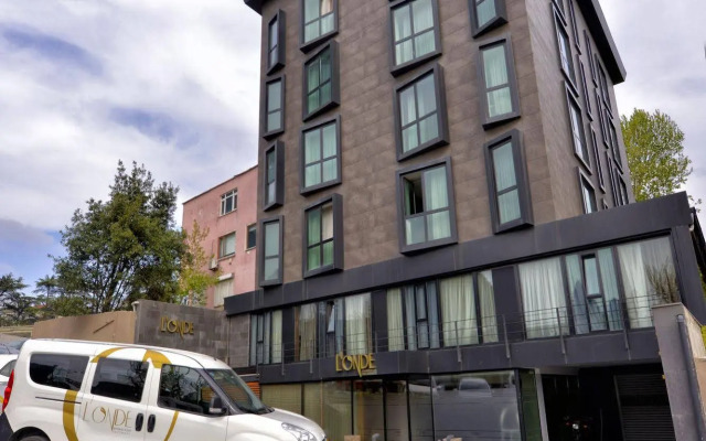 L'onde Business Suites