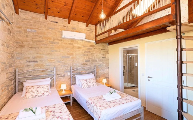 Luxurious Villa With Swimming Pool in Kavallos Greece