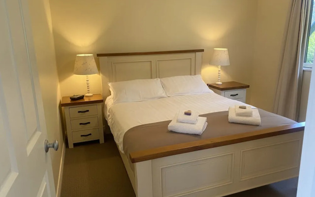 Manyat Peak Cottages