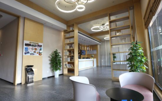 Elan Hotel