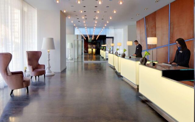 Radisson Blu Aqua Hotel Chicago