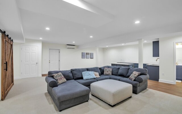 Woodhaven: Your Serene Countryside Escape 5 Bedroom Farmhouse by RedAwning