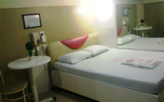 Vista Apartelle & Restaurant