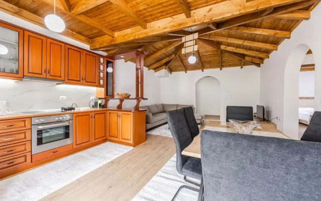Hillside Apartment Gjirokast r
