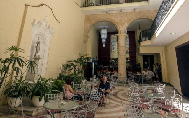 Palacio Del Marques De San Felipe Y Santiago