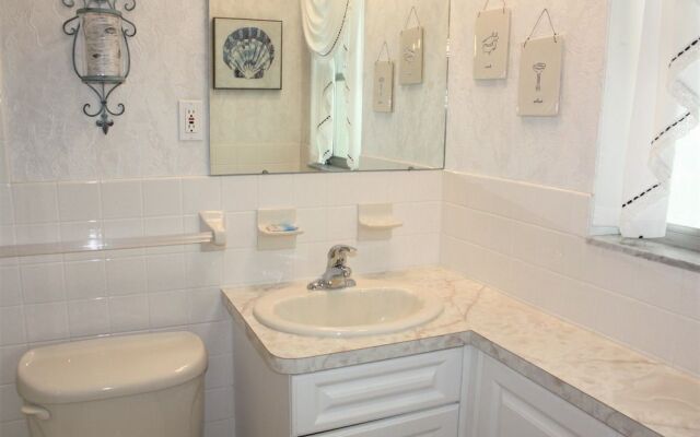 Jamaica Royale 099 - 2 Br Condo