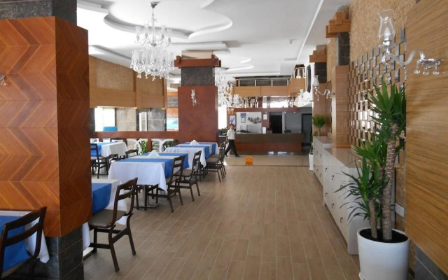 Parador Beach Hotel