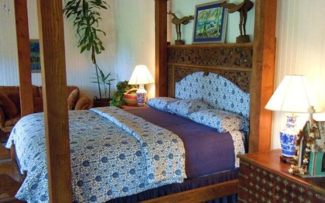 Jacaranda Inn