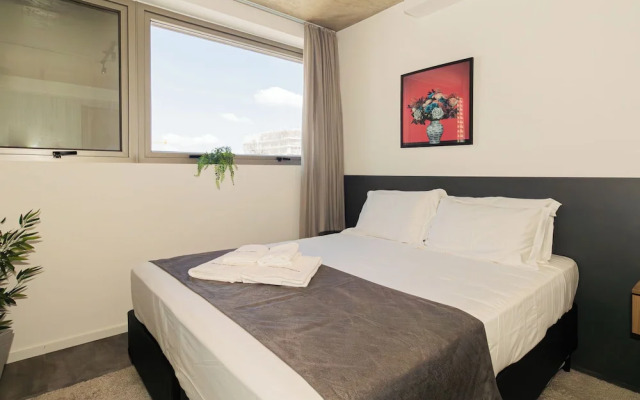 Duplex com piscina e academia