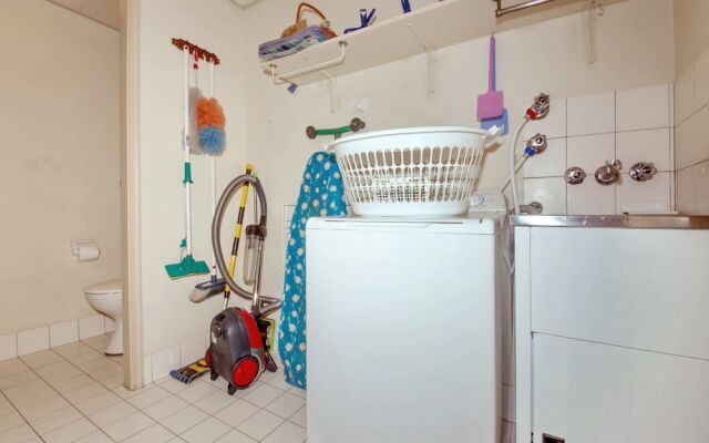 Kristie Court, 2/7 Weatherly Close