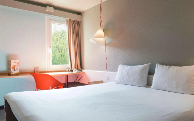 ibis Senlis
