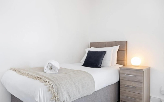 4br-11guests-patio-familyfriendly-citycentre-beach
