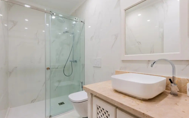 2BR at Chiado Historical Heart of Lisbon