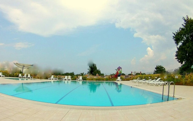 Family Friend Villa Pool BBQ 3b 1 Alacati Cesme