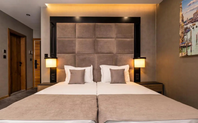 SOHO Apart House