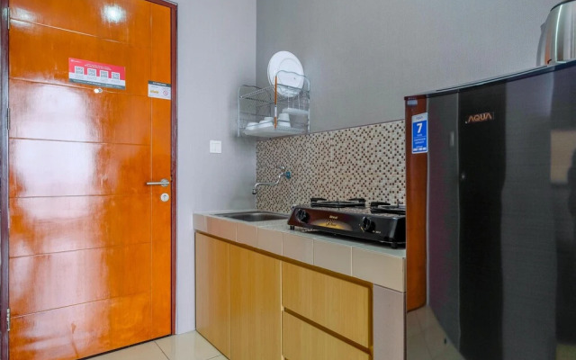 Comfortable And Cozy Studio Room At Dave Apartment