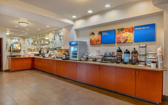 Comfort Inn and Suites Salem