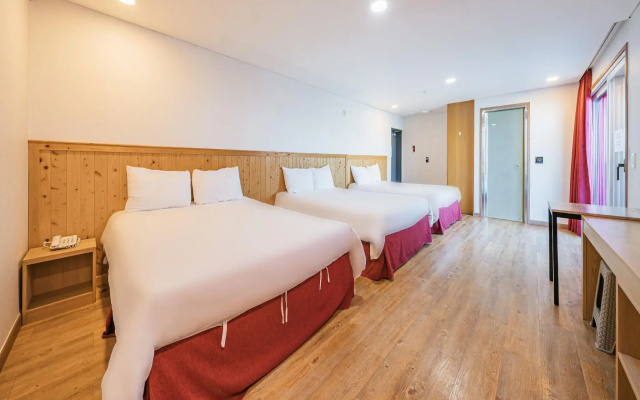 Hotel 52