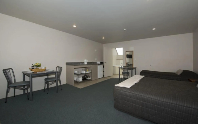 Lake Point Motel