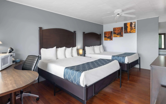 Travelodge by Wyndham Grand Falls