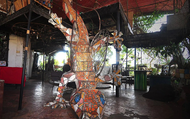 Oyo 200 Ponce Suites Art