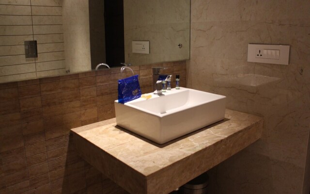 OYO 2617 Hotel Samrat Heavens