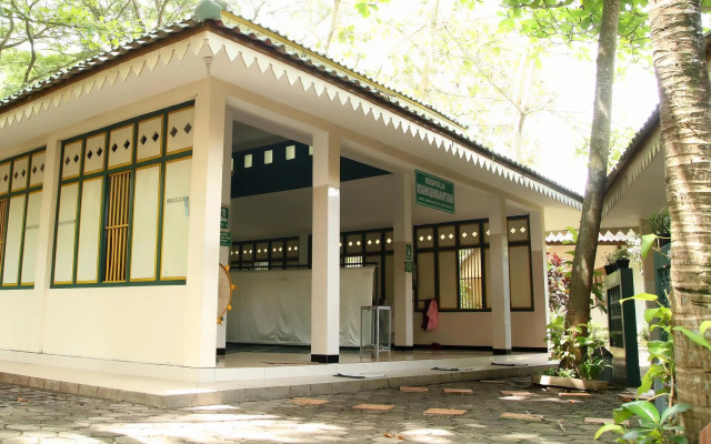 Candisari Hotel & Resto