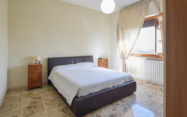 Beautiful Apartment in Piano di Mommio With Outdoor Swimming Pool, Wifi and 3 Bedrooms