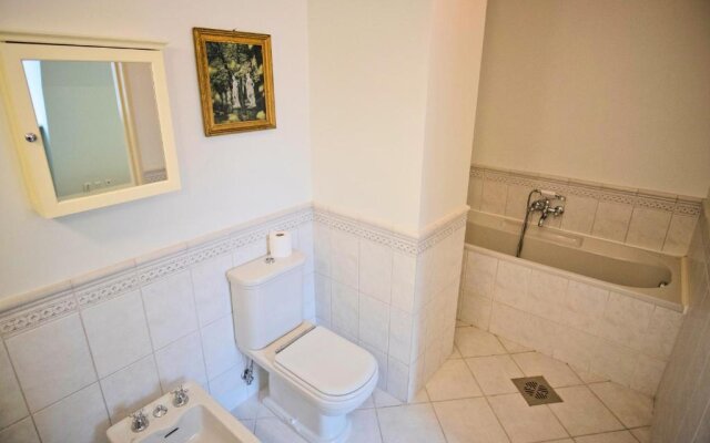 Dream Stay - Superior 2 Bathroom Family Apartment in Old Town