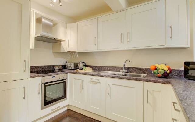 Provincial Holiday Home at Elterwater near River Brathay