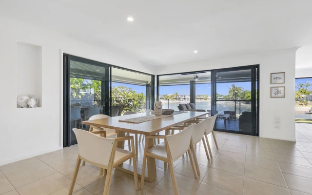 Yalla24-Luxury Resort Style Holiday Home