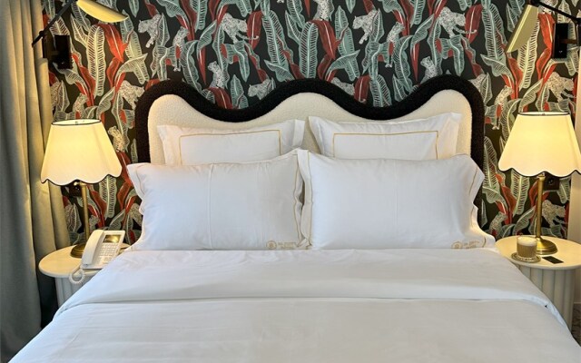 Mr.Just's Hotel