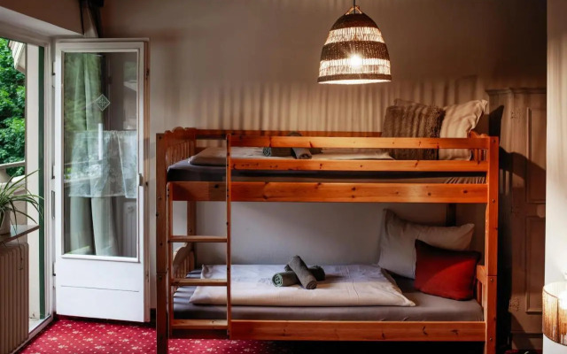 PineTree Lodge