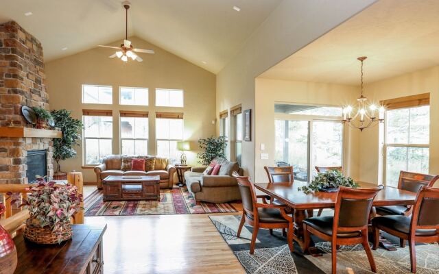 100 Deer Track Court House